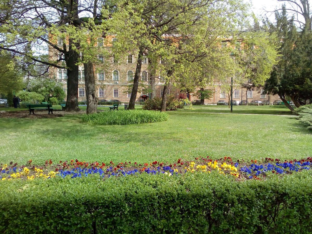 The Riverside Apartment - Downtown Szarajevó Kültér fotó