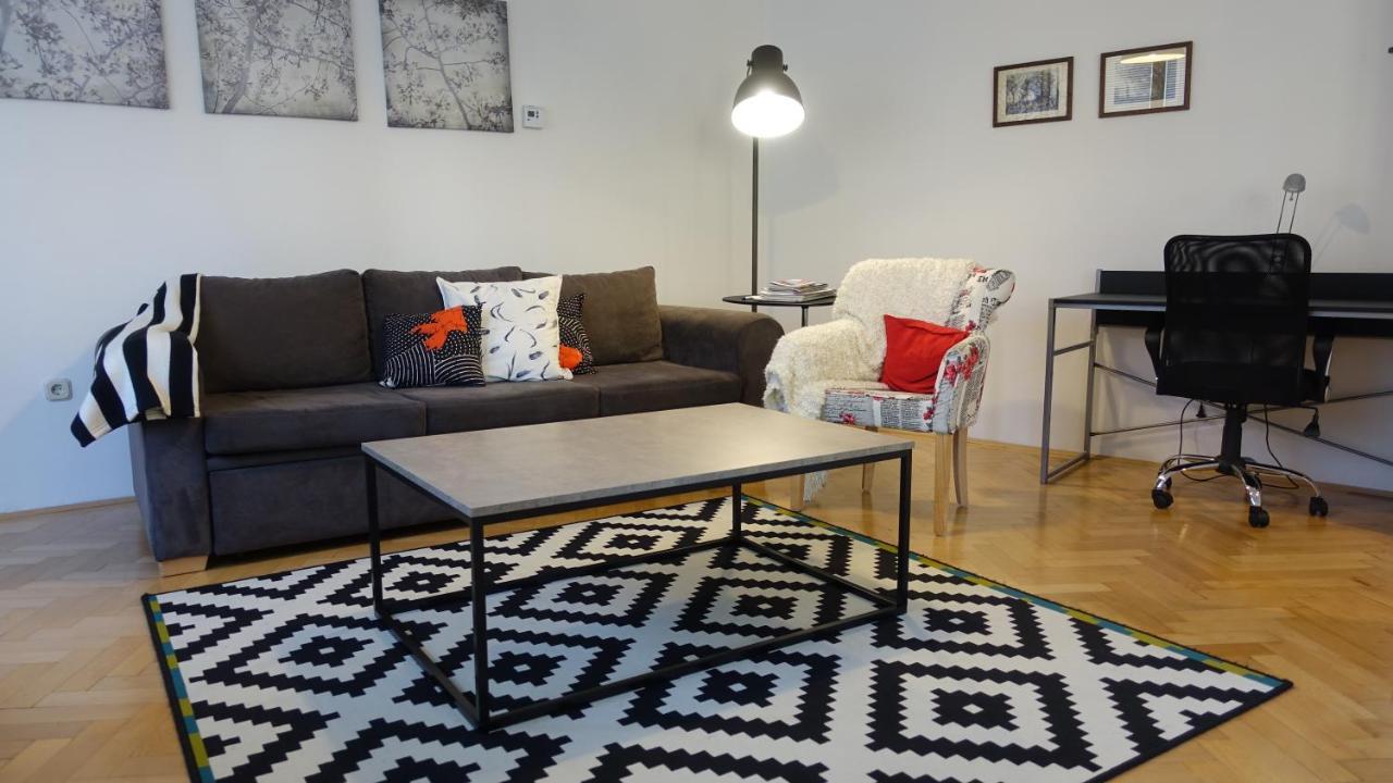 The Riverside Apartment - Downtown Szarajevó Kültér fotó